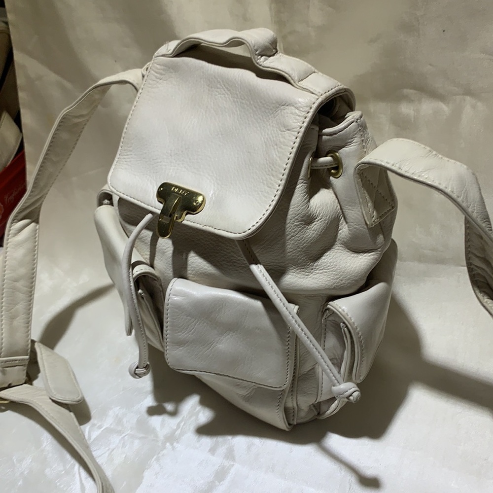 DONNA KARAN DKNY QUALITY LEATHER SHOULDER BAG
